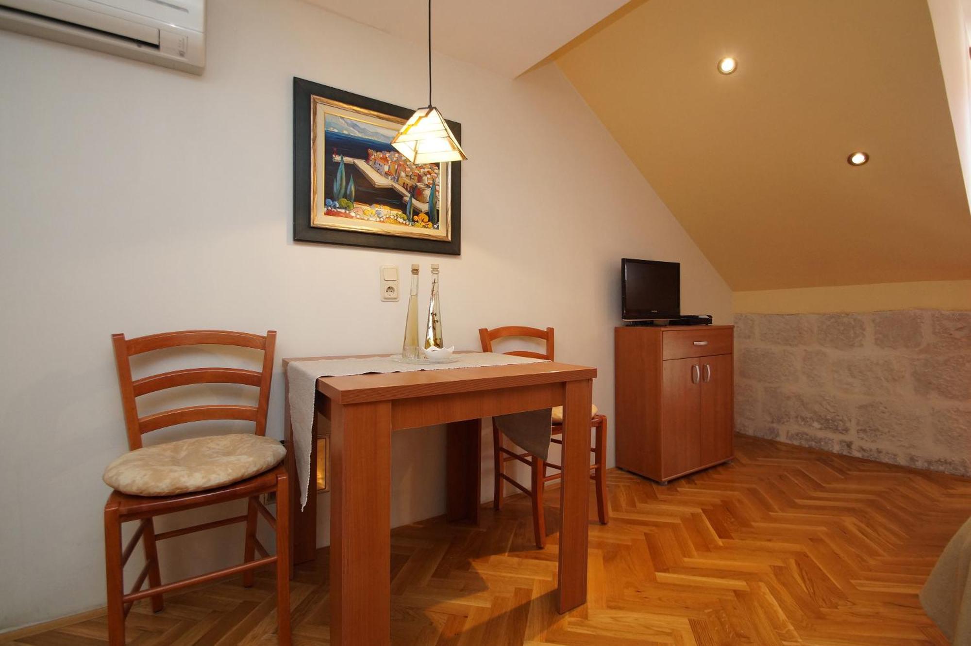 Old Town Apartments กอร์จูลา ภายนอก รูปภาพ